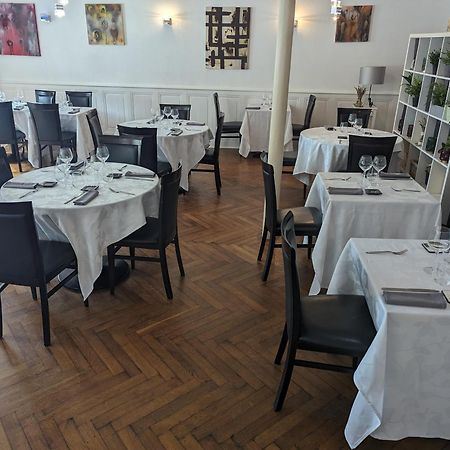 Logis Hotel Restaurant De La Poste Pontgibaud Buitenkant foto
