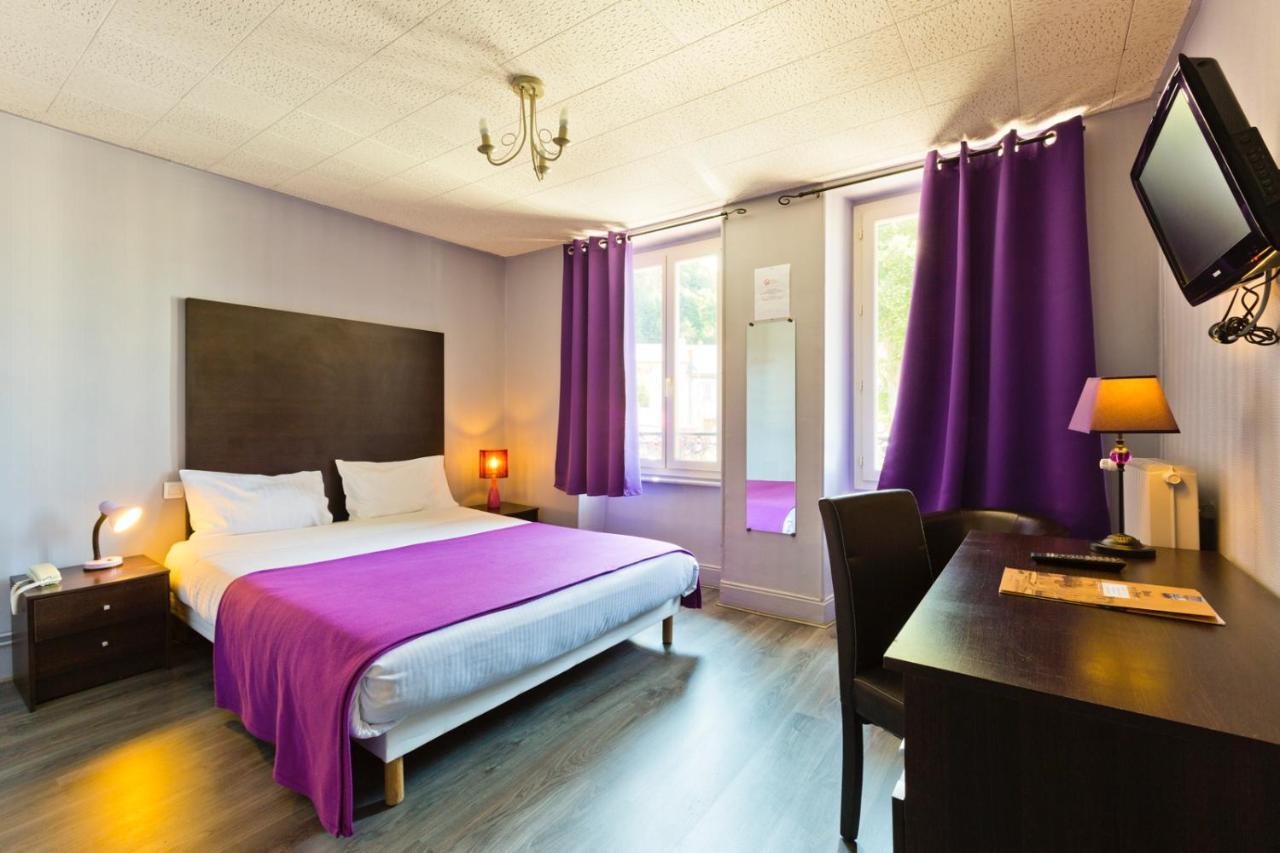 Logis Hotel Restaurant De La Poste Pontgibaud Buitenkant foto